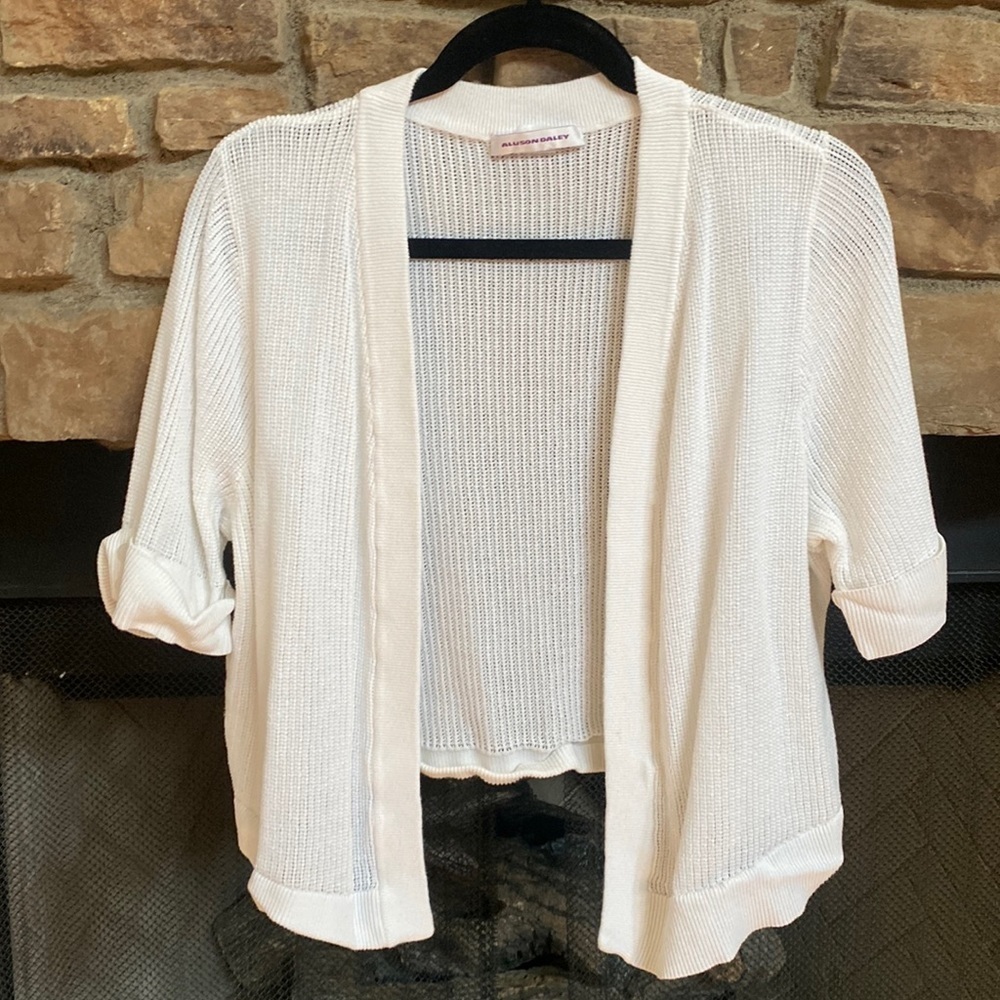 Allison Daley white high-low cardigan. Size large.
